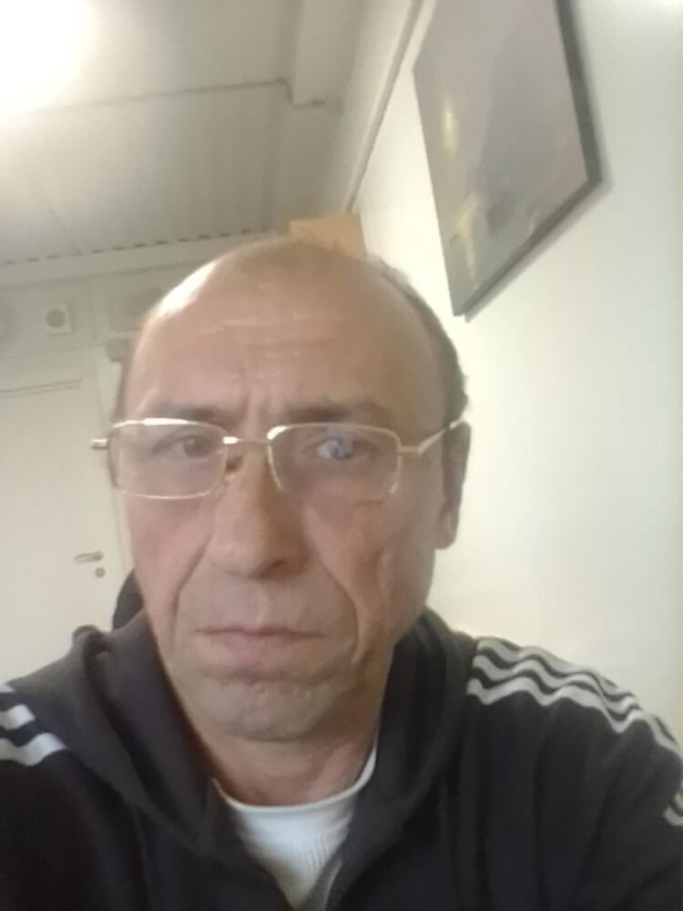  38168358  , 51 ,    