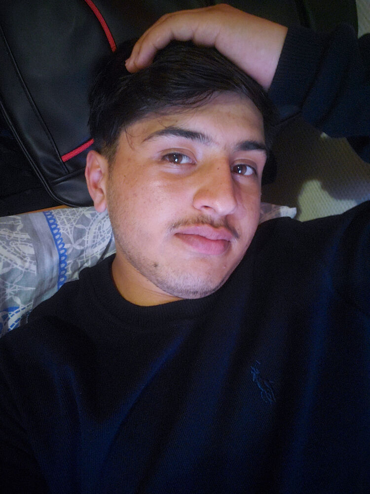  ,   Khan, 21 ,   ,   