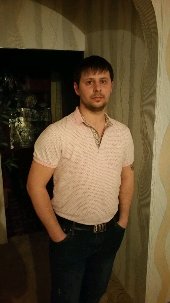  6001268  Makc, 37 ,    