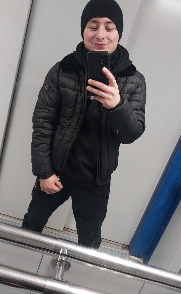  33438988  Maga, 21 ,    