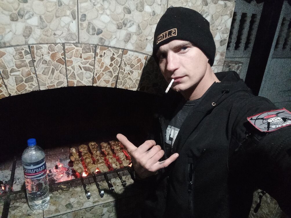  ,   Alex, 32 ,   ,   , c , 