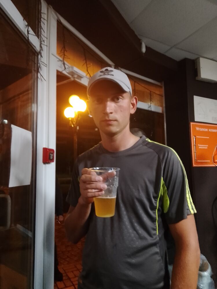  27318318  Artem, 31 ,    