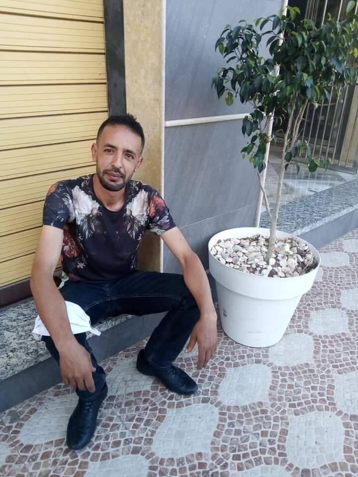  41616038  Mourad, 42 ,    
