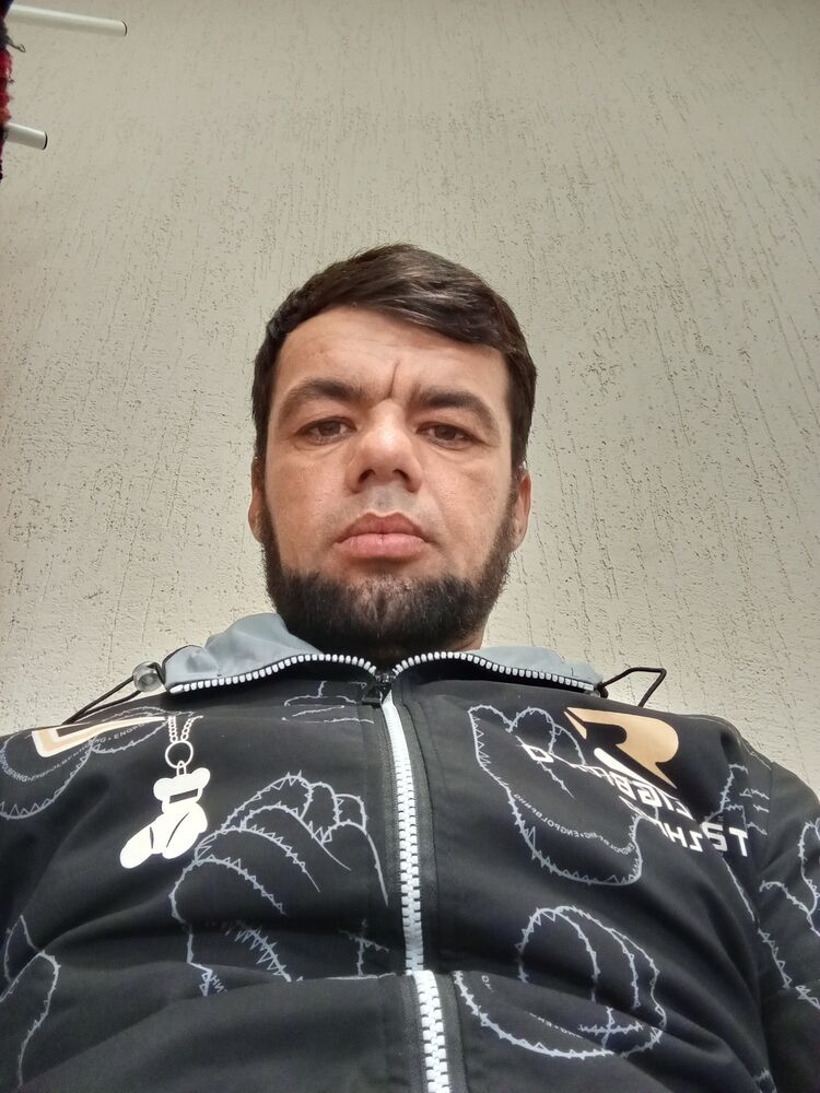  ,   Manucehr, 33 ,   ,   
