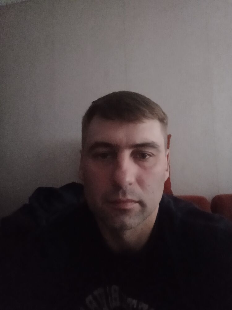  46710838  , 32 ,    