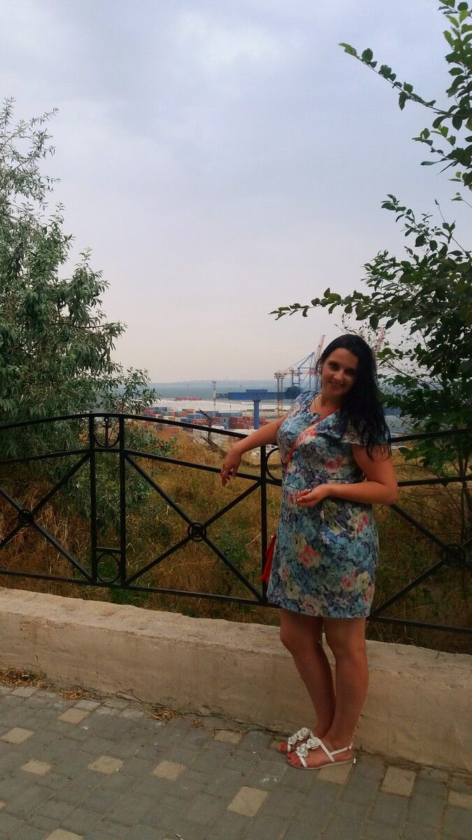  ,   Elena, 32 ,  