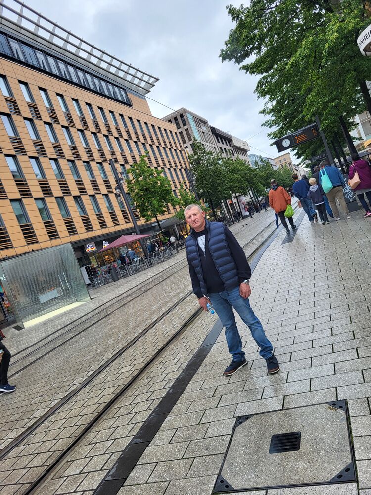 Frankfurt am Main,   Misha, 46 ,   ,   