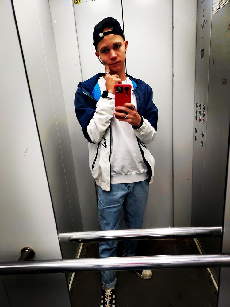  46938948  , 20 ,    