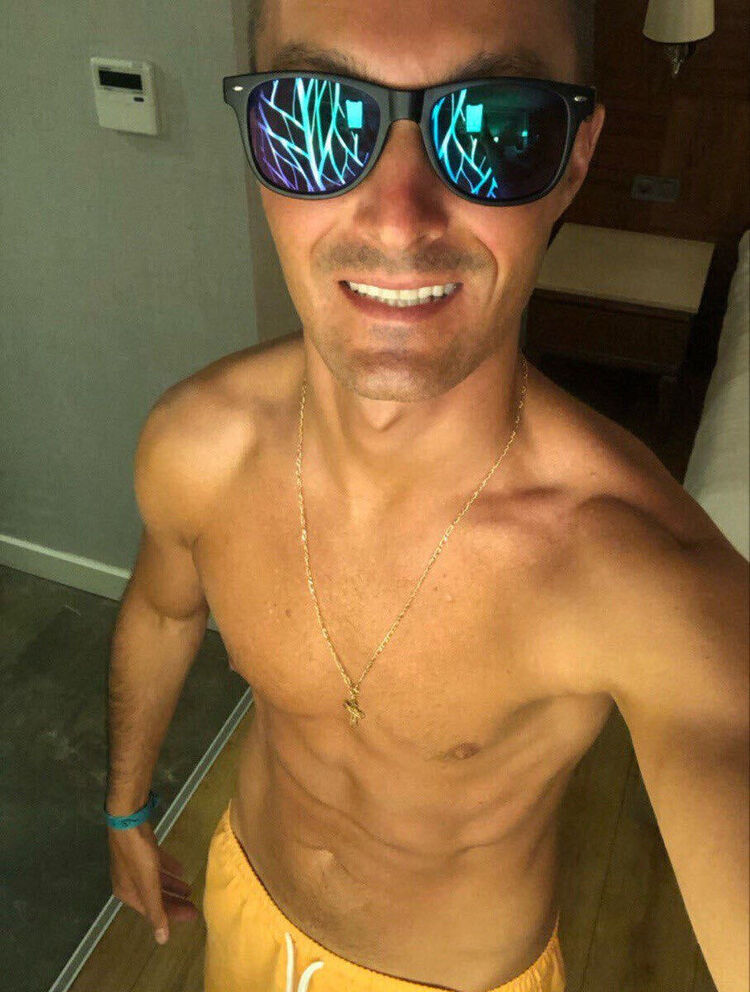  54600028  Alex, 42 ,    