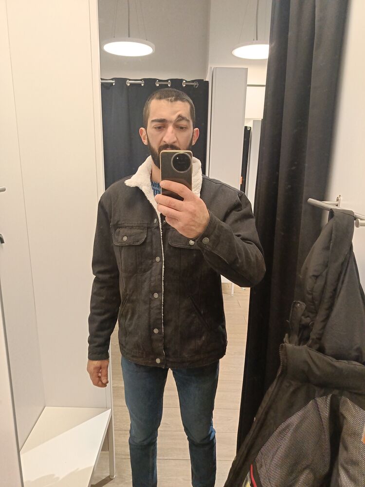  41711798  Bayzet, 33 ,    