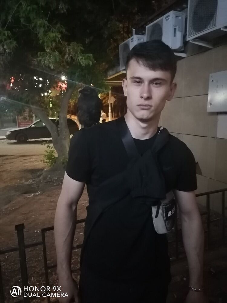  21406228  Andro, 25 ,    