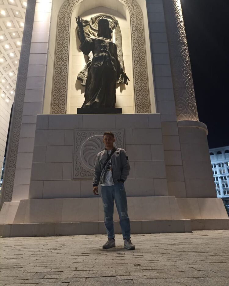  ,   Ulan, 28 ,   ,   