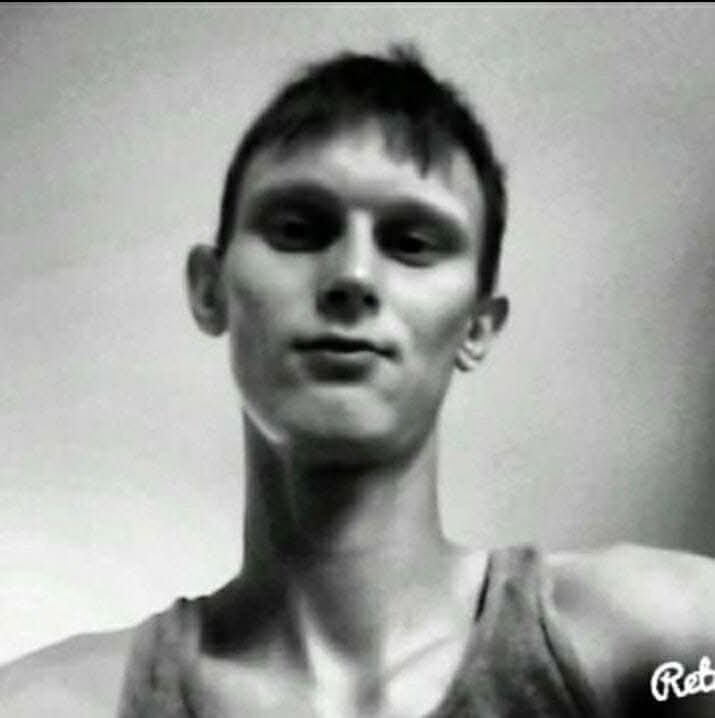  49353998  Sergiu, 31 ,    