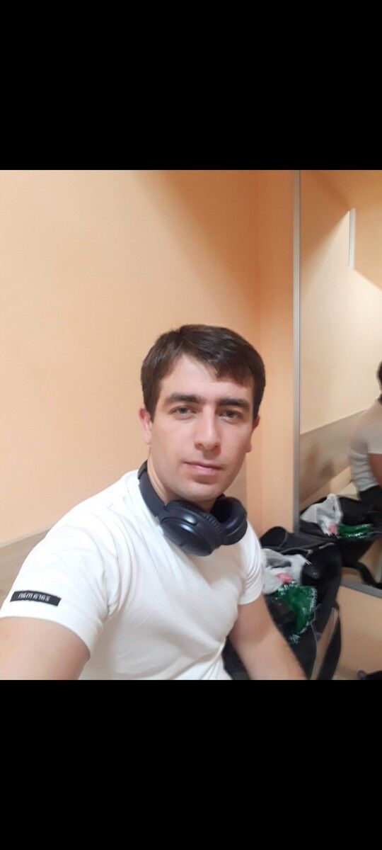  19286468  Jeki, 37 ,    