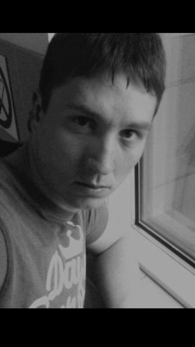  39781718  Pavel, 45 ,    
