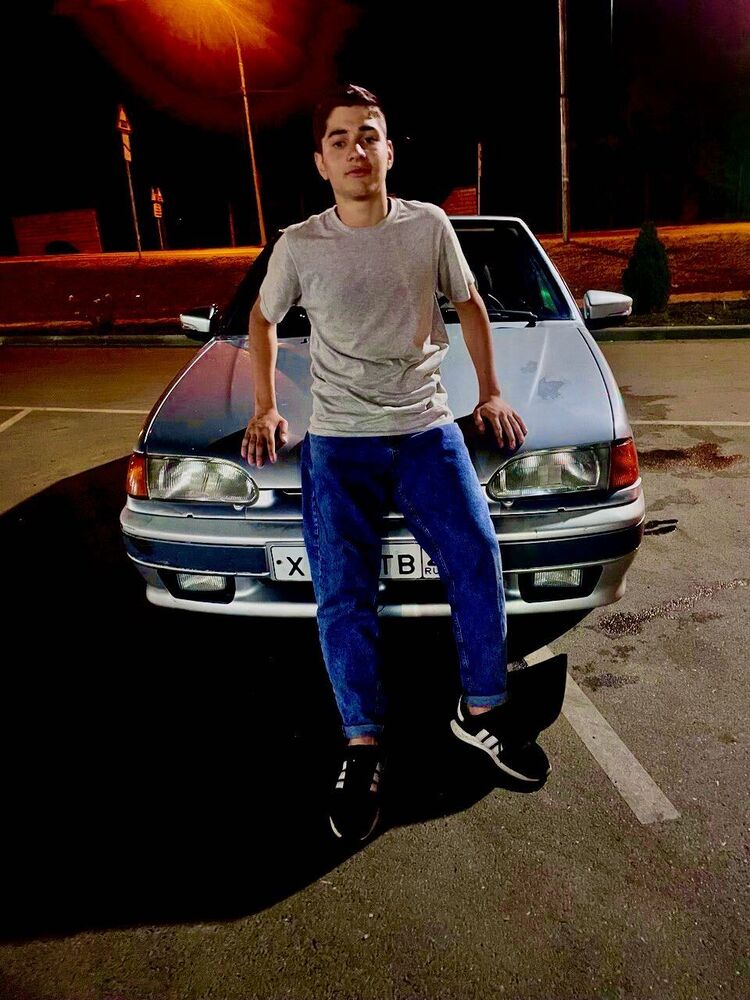  ,   Armen, 19 ,   ,   