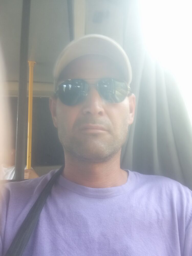  46857698  Ahror, 42 ,    