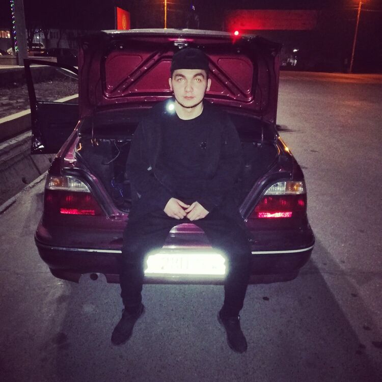  16015728  Max, 29 ,    