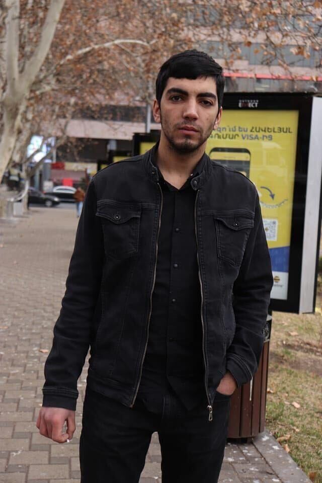  34632768  Artur, 26 ,    