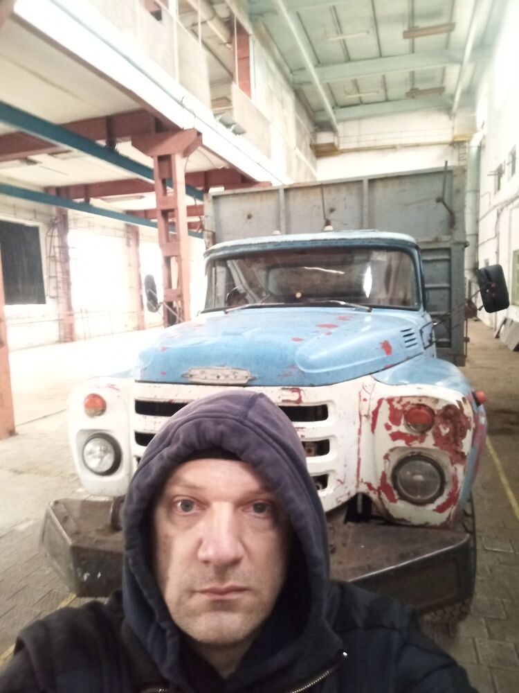  ,   Anton, 45 ,   ,   