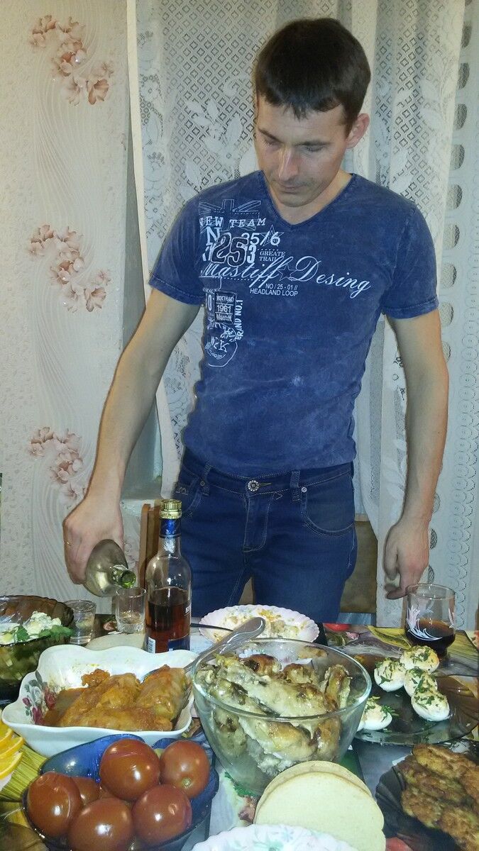  11833158  Nikola, 46 ,    