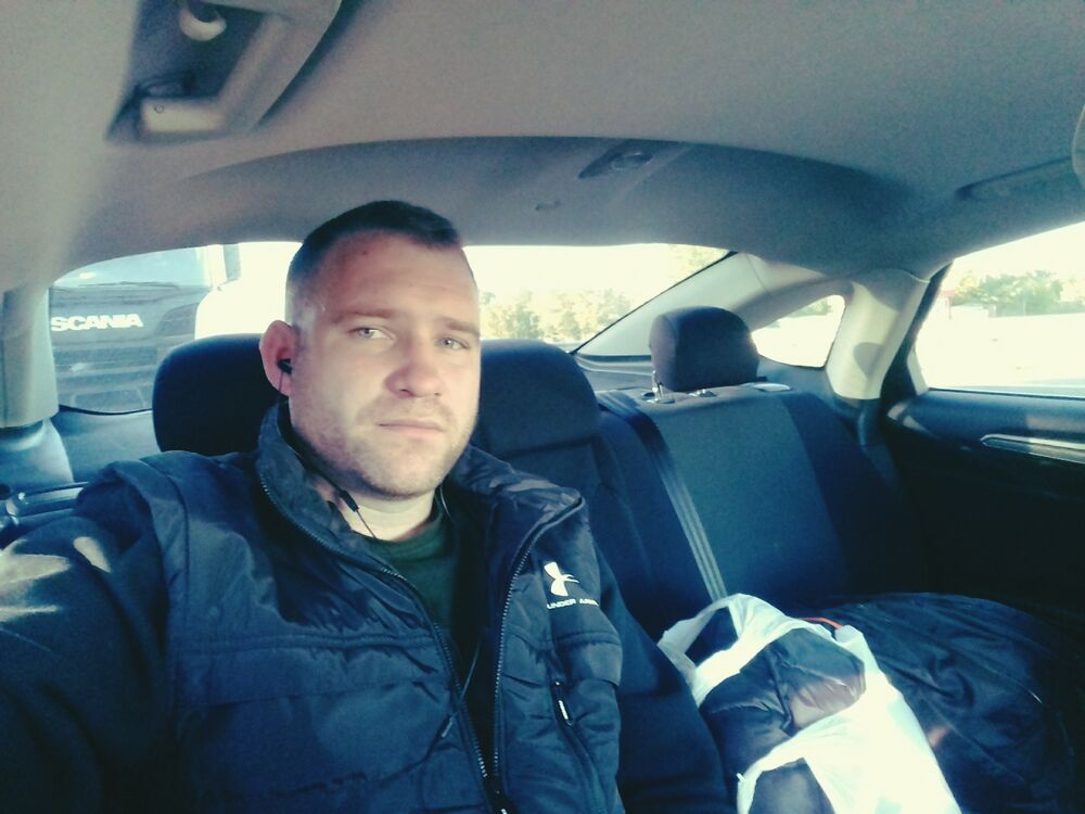  24138788  Maks, 32 ,    