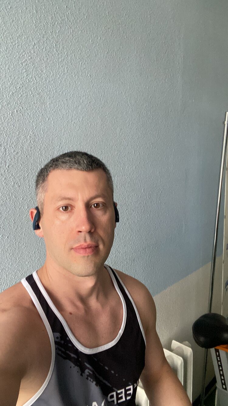  52758878  , 37 ,    