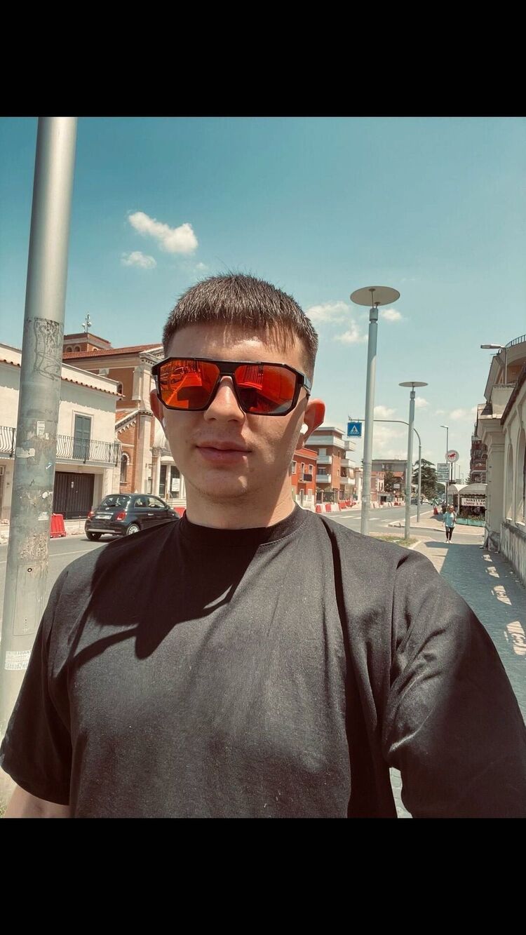  52827218  Dima, 23 ,    Rome