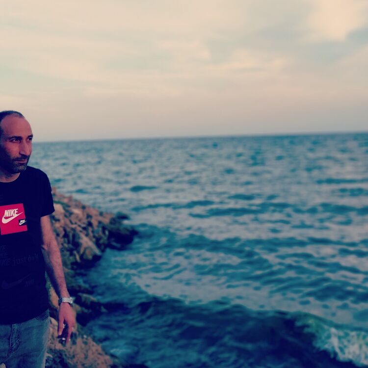  48016858    , 42 ,    