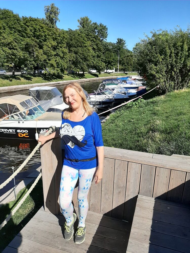  21185938  Irena, 55 ,    -