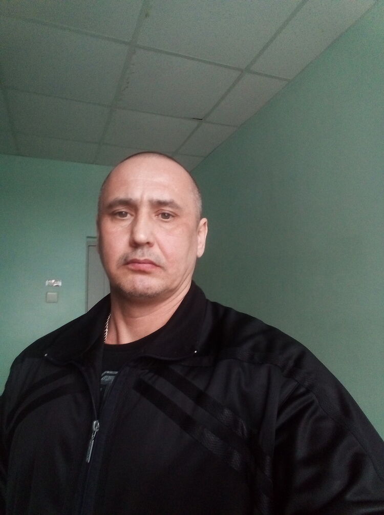  15805258  Alexei, 51 ,    