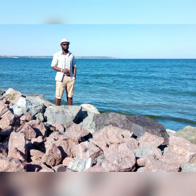  12521868  Emeka, 34 ,    