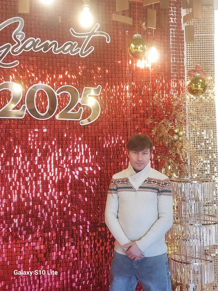  53707468  Petr, 38 ,    