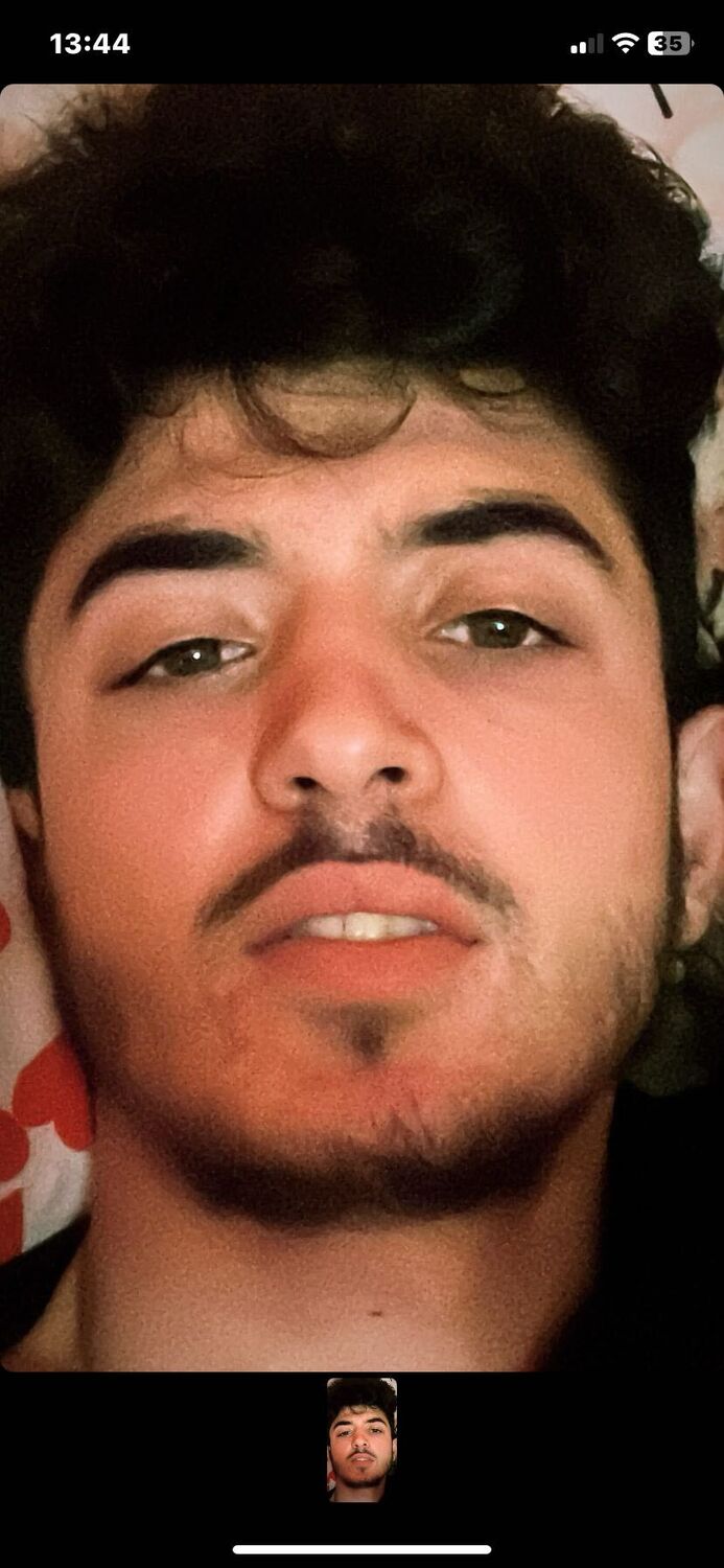  43771318  Niko, 23 ,    
