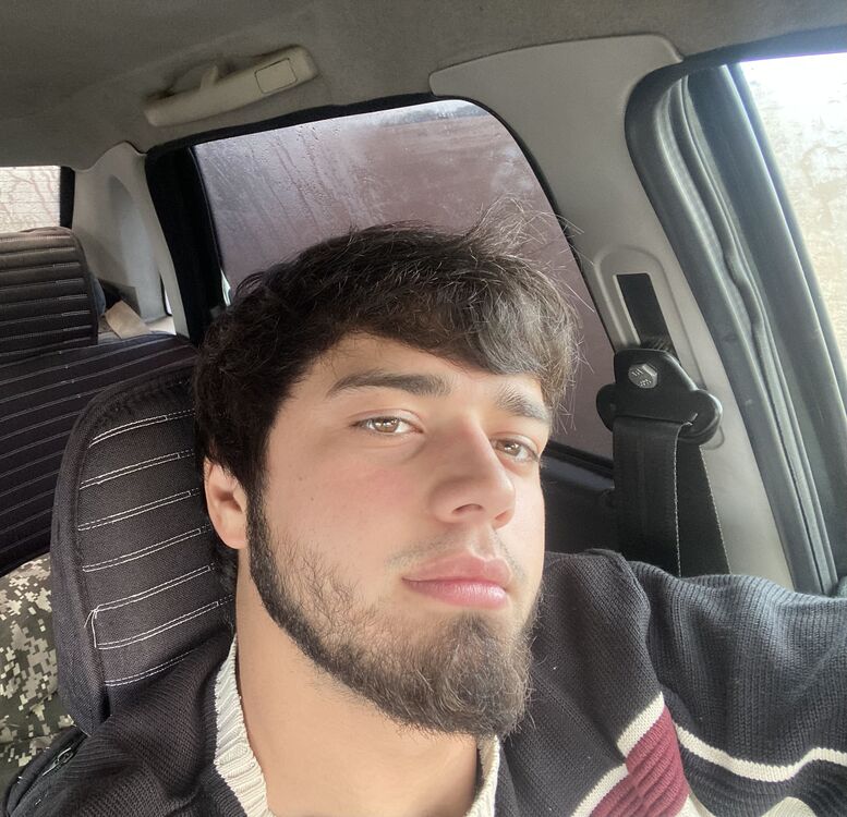  49743118  Maga, 22 ,    