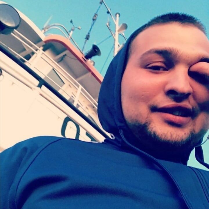  31869468  , 28 ,    