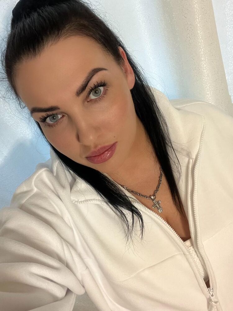  48085188  Dina, 38 ,     