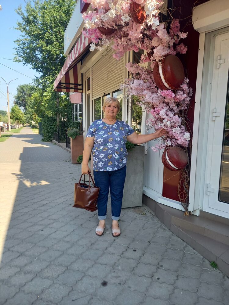  53298738  Valentina, 49 ,    