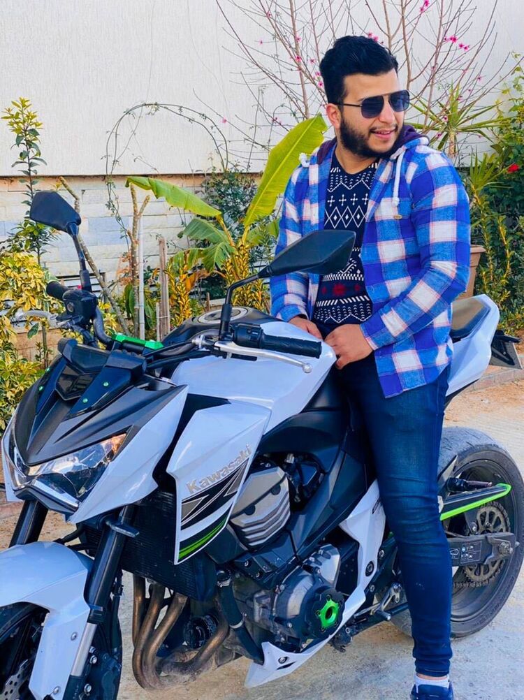  23346458  Hamza, 29 ,    