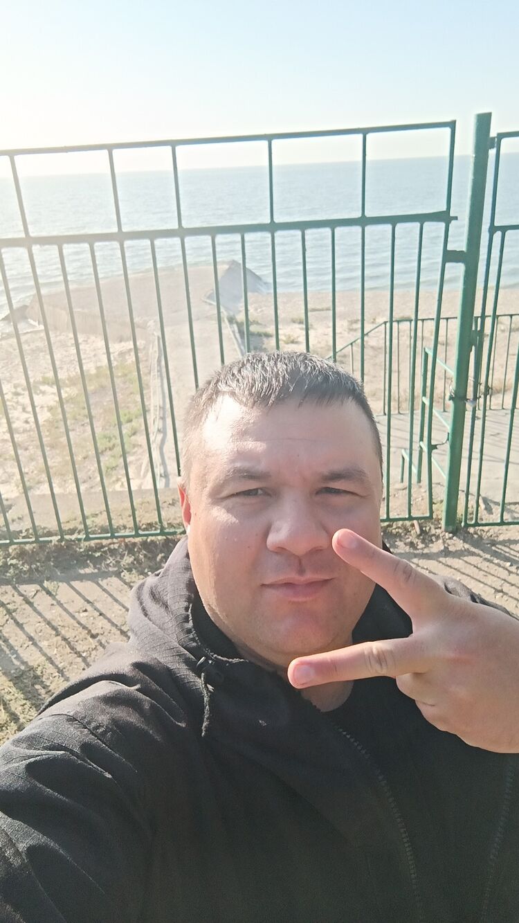  46843298  , 35 ,    