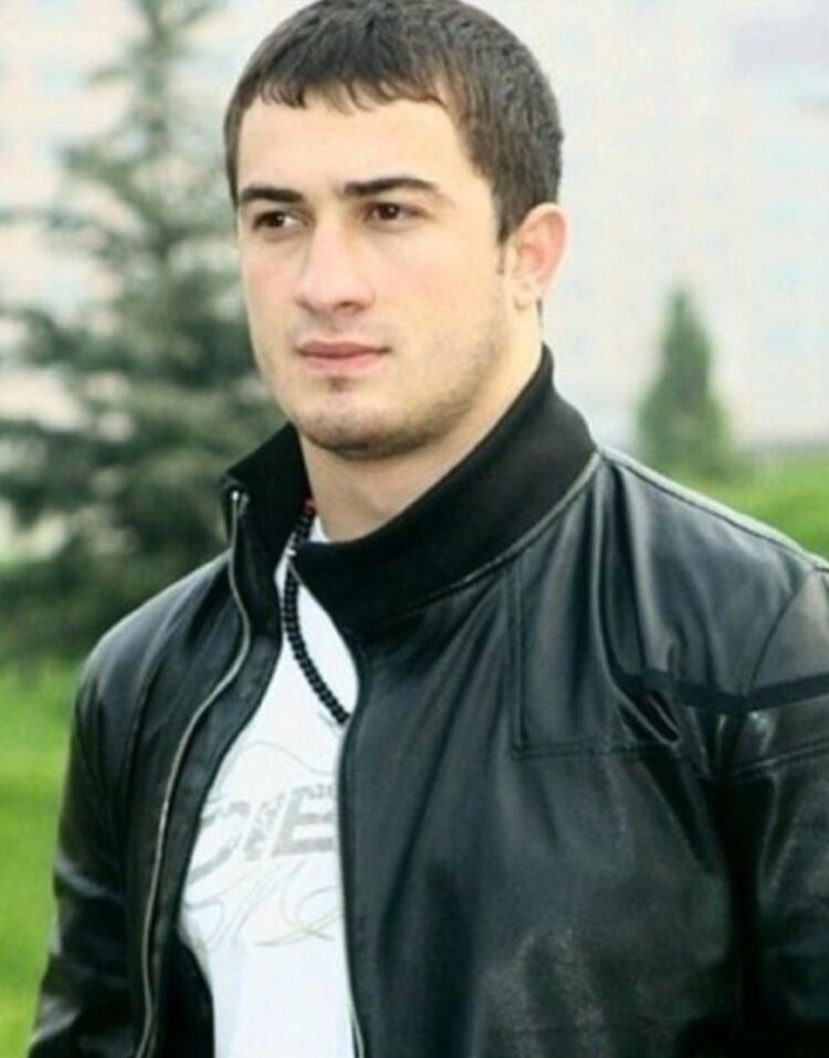  53144818  Ruslan, 42 ,    