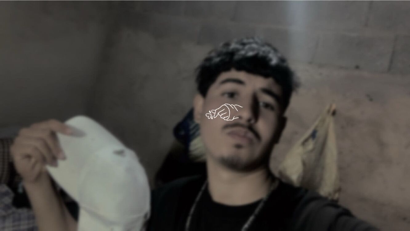  54485238  Alexie, 24 ,    