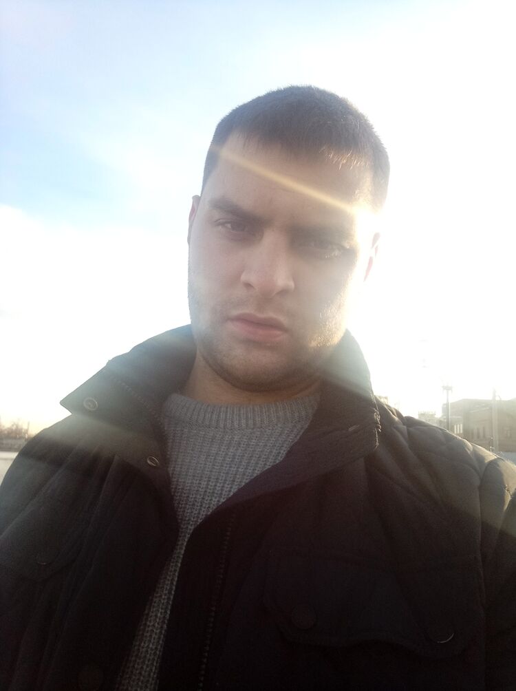  48459468  Denis, 26 ,    