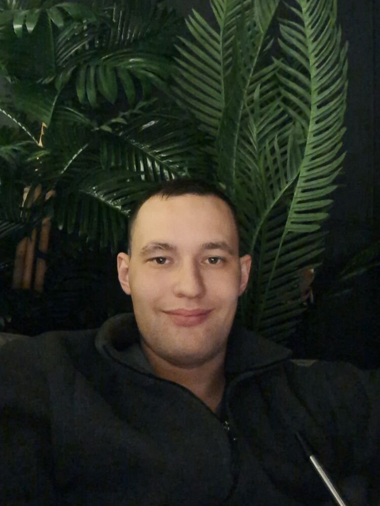  49763908  Anton, 27 ,    