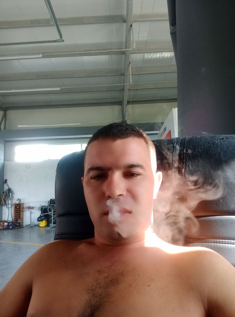  51336198  Alexandru, 31 ,    