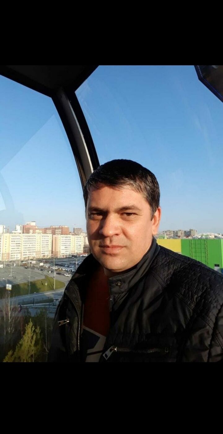  49352038  Sergey, 42 ,    