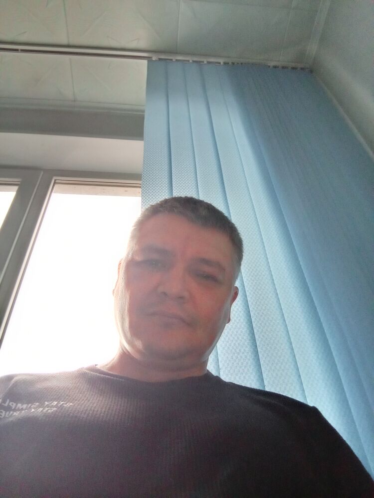  42369868  Ruslan, 44 ,     