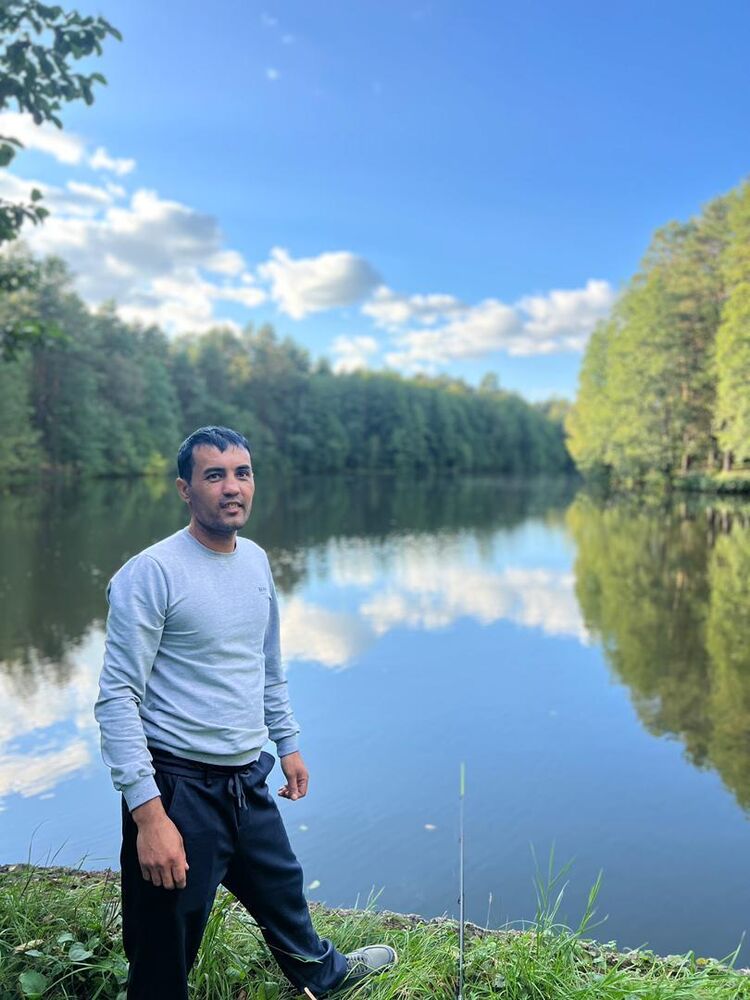  53690668  Farrux, 37 ,    