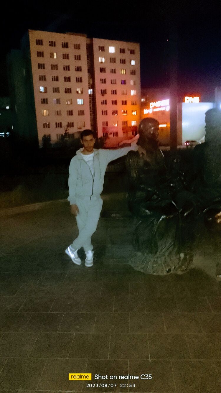  42251388  Armen, 25 ,    