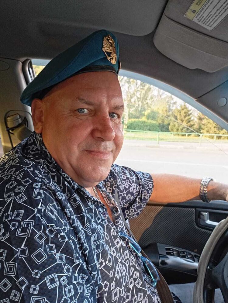 48158908  Oleg, 55 ,    